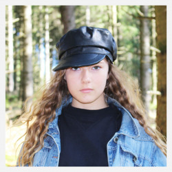 casquette-marin-simili-cuir-noir-arlekincreation-1