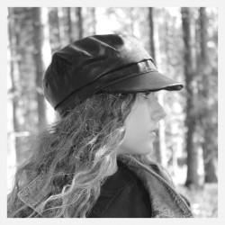 casquette-marin-simili-cuir-noir-arlekincreation-3